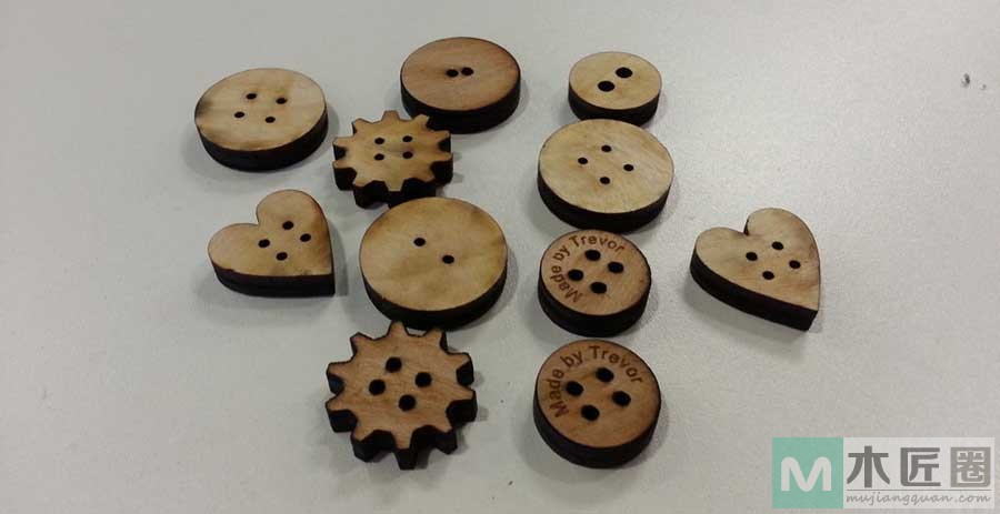 木工爱好者，diy激光雕刻木制钮扣