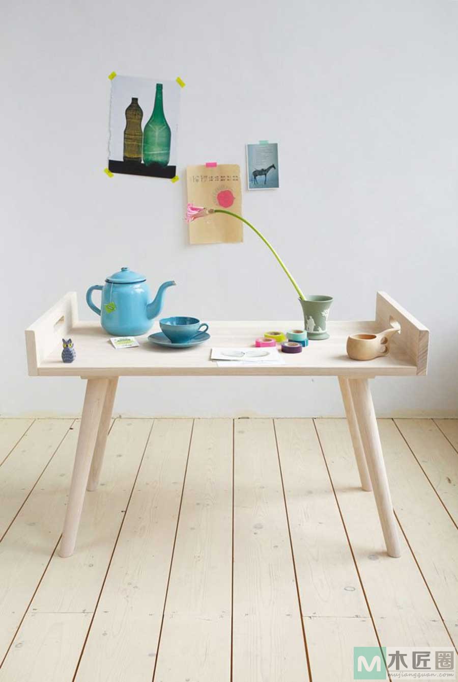 由Fryslan工匠手工制作而成，天然实木环保桌子