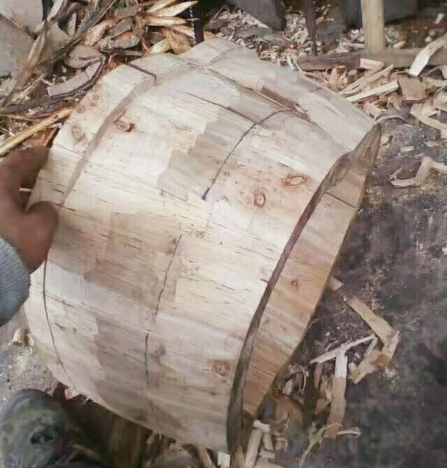 木工爱好者箍木桶，亮点是箍出了心形木桶