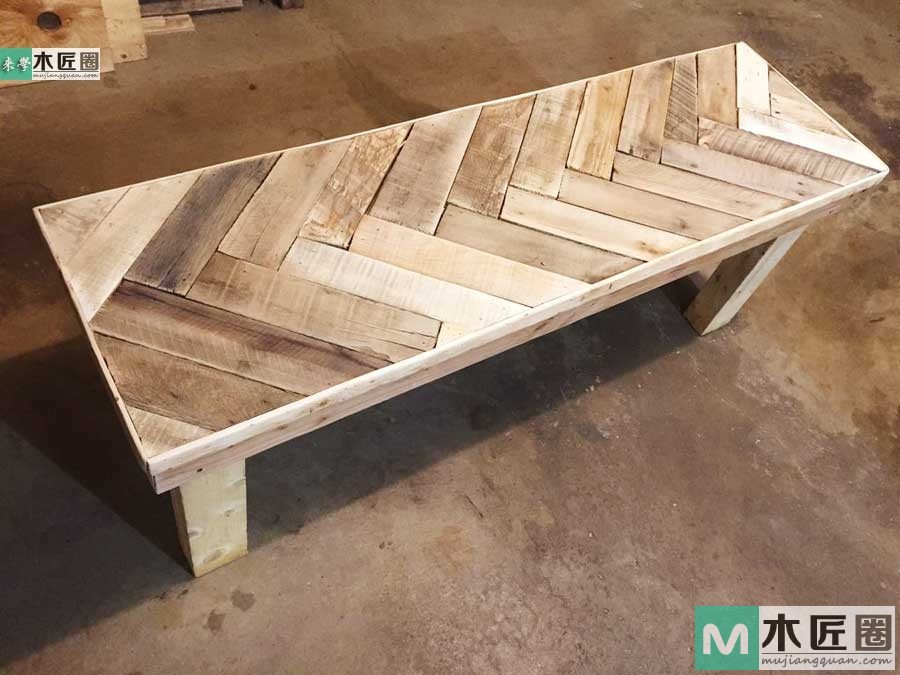 木工爱好者的创意做法，用旧木板diy个性“鱼尾长凳”