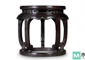 古典家具之圆凳，也叫圆杌，是一种杌和墩相结合的凳子