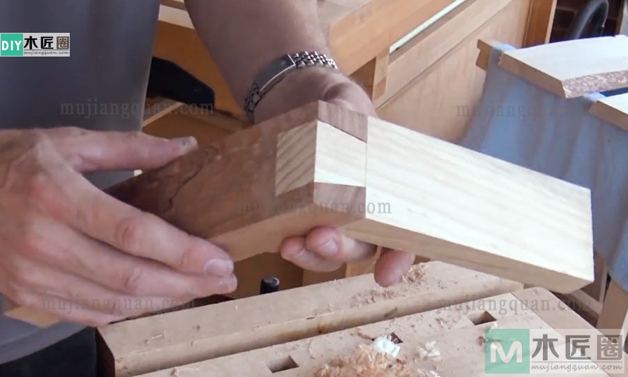 图解制作过程，榫卯结构之燕尾榫的110度板端边接方法