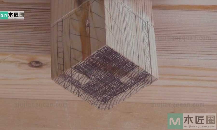 传统榫卯粽角榫的做法，又有人叫综角榫或三角齐尖