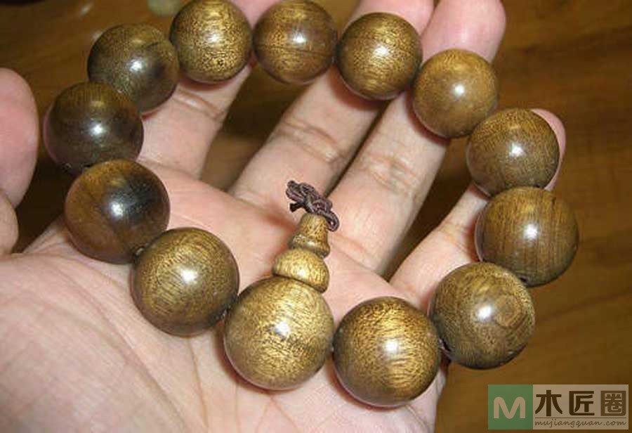 金丝楠木手串如何盘出漂亮的包浆？
