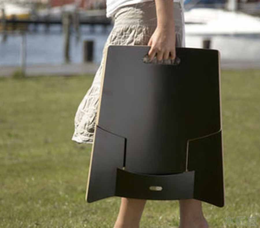 简单的沙滩椅子设计，使椅子可折叠方便携带