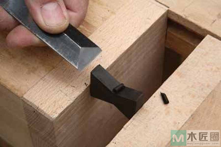 谈到“卯榫结构”，相信接触过传统家具行业的人都知道这么一个专业术语。卯榫结构，作为传统木工工艺的精髓 ...