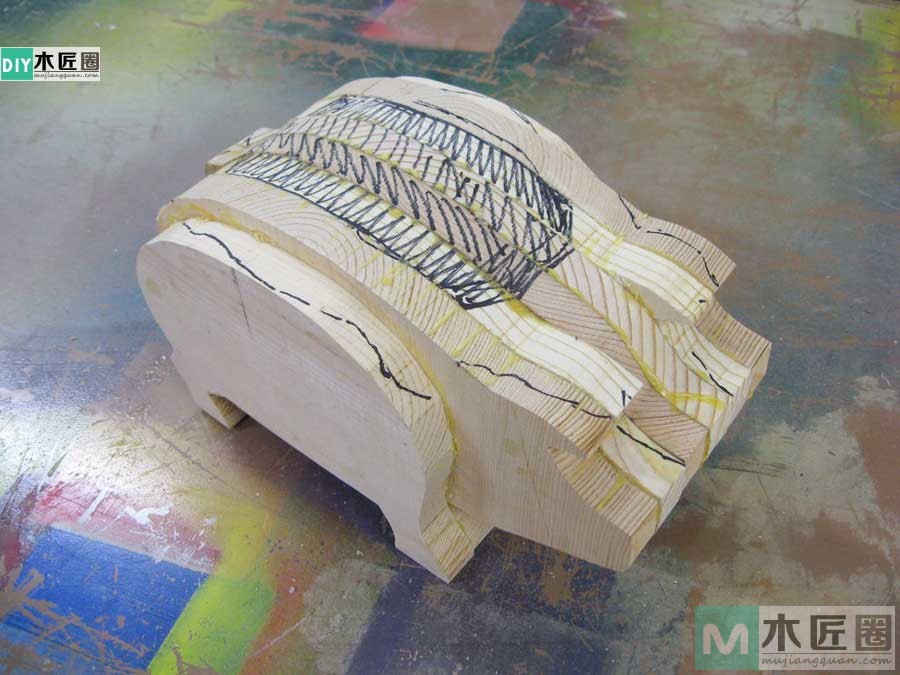 零基础木工diy，学雕刻小木猪储蓄罐的方法