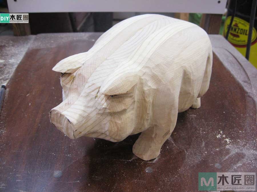 零基础木工diy，学雕刻小木猪储蓄罐的方法
