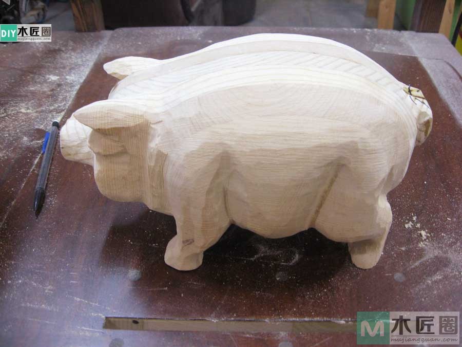 零基础木工diy，学雕刻小木猪储蓄罐的方法