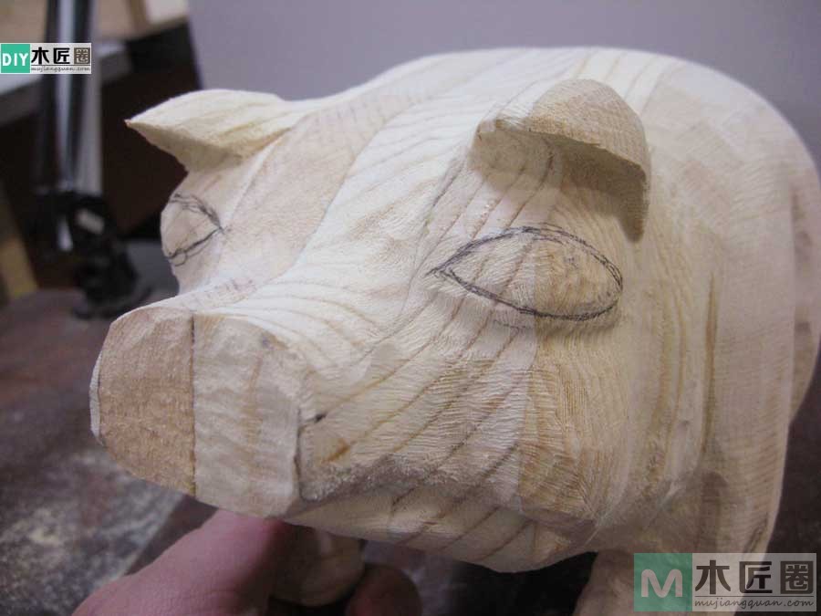 零基础木工diy，学雕刻小木猪储蓄罐的方法