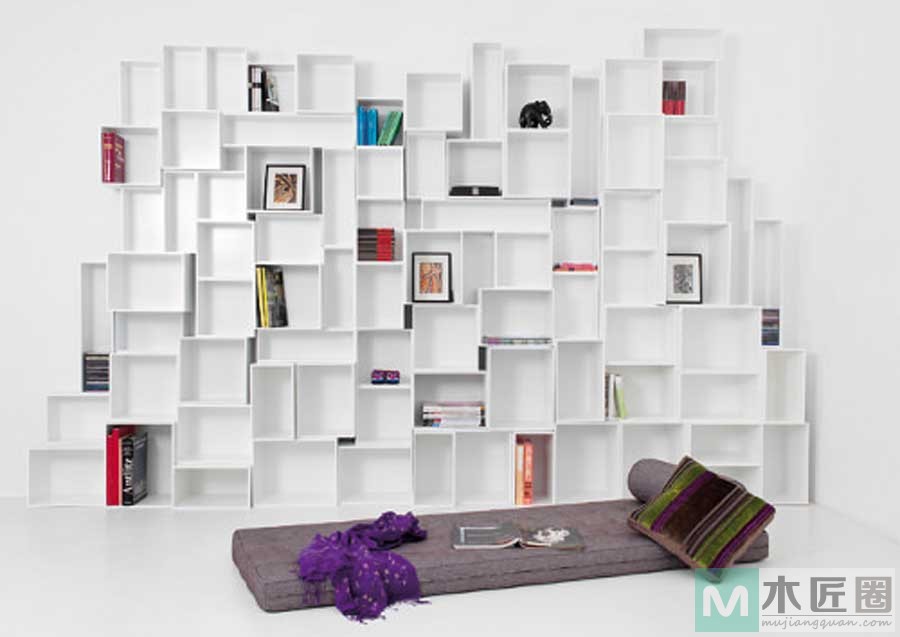 不规则的模块书架，把书摆放得更有艺术