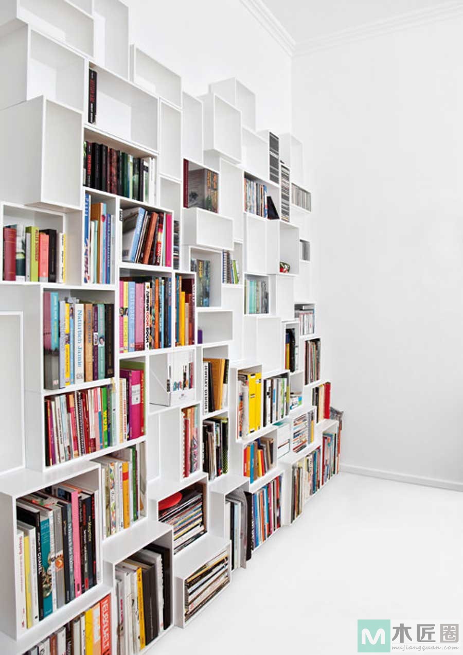 不规则的模块书架，把书摆放得更有艺术