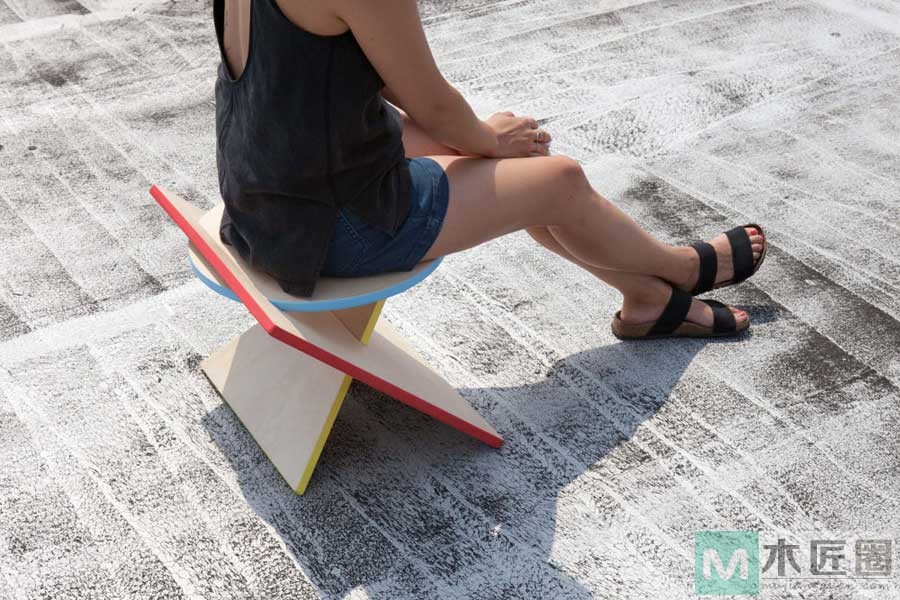 几何积木凳子，节约空间的巧妙拼接