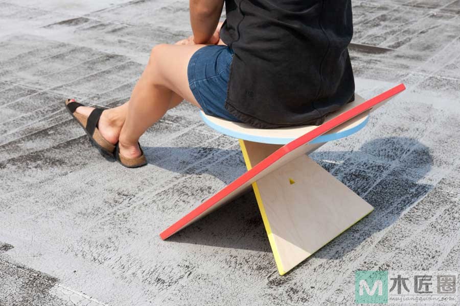 几何积木凳子，节约空间的巧妙拼接