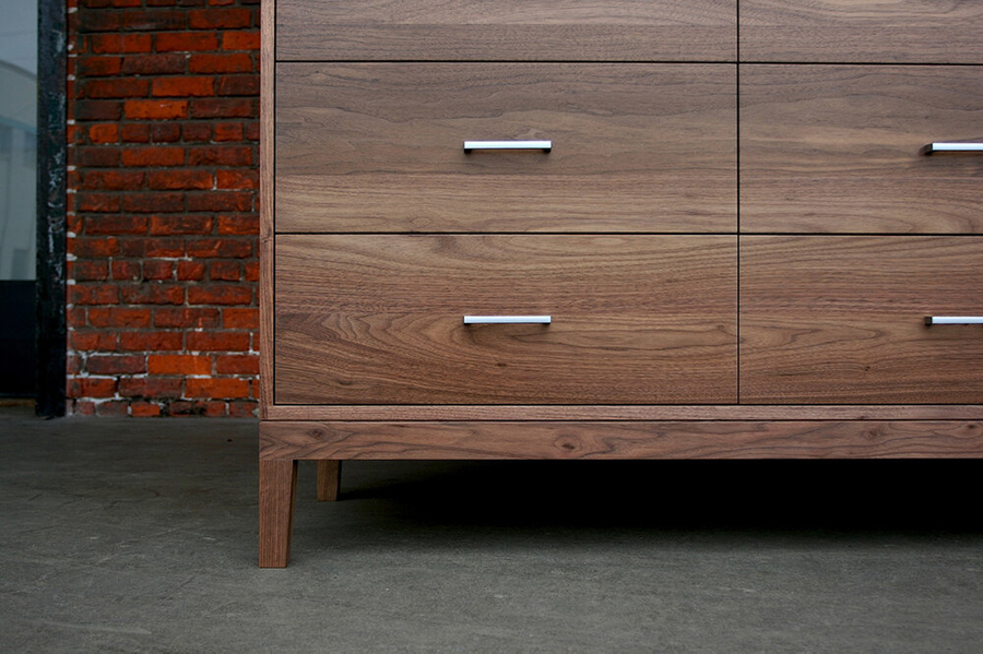 木材含水率控制得当，能避免家具开裂变形