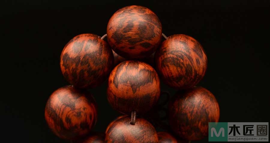 蛇纹木又名蛇桑，是世界上最名贵的木材之一