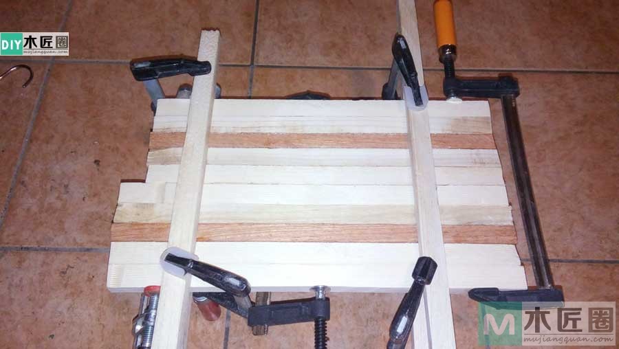 厨房需要三块砧板才能满足所有需求，点心砧板的制作工艺