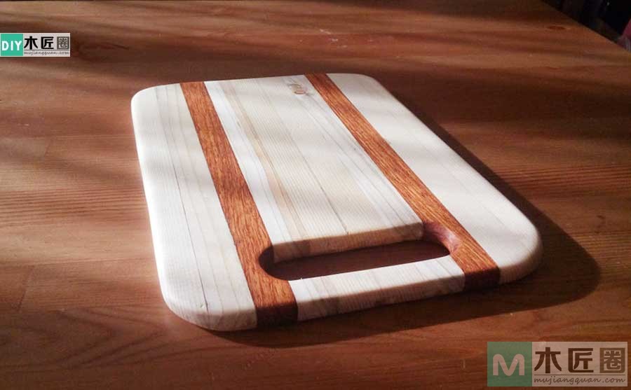 厨房需要三块砧板才能满足所有需求，点心砧板的制作工艺