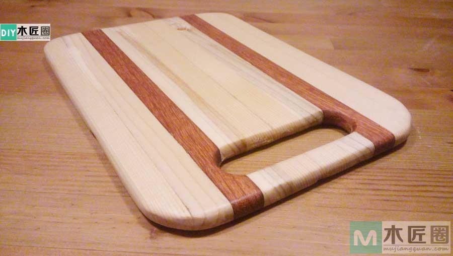 厨房需要三块砧板才能满足所有需求，点心砧板的制作工艺