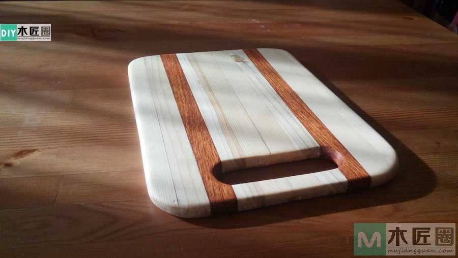 厨房需要三块砧板才能满足所有需求，点心砧板的制作工艺