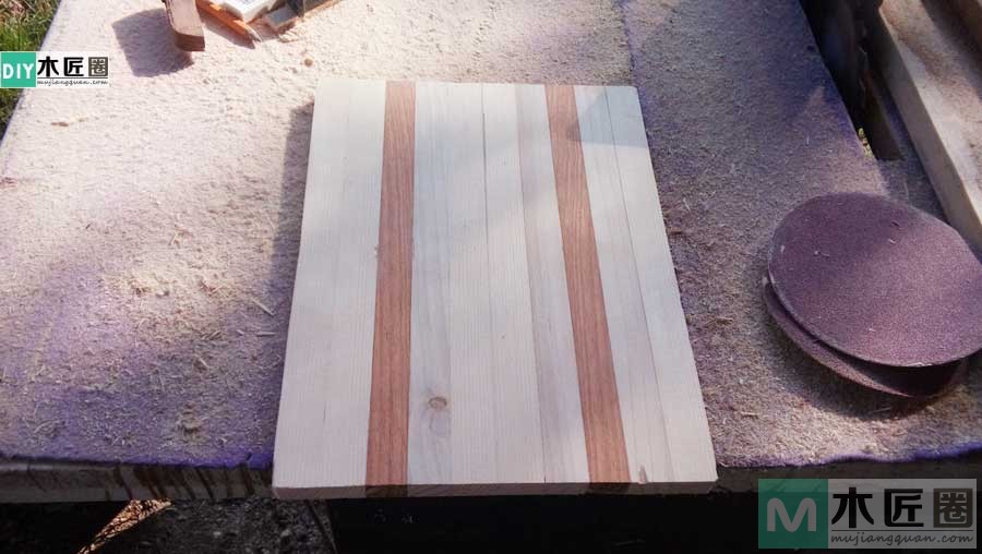 厨房需要三块砧板才能满足所有需求，点心砧板的制作工艺