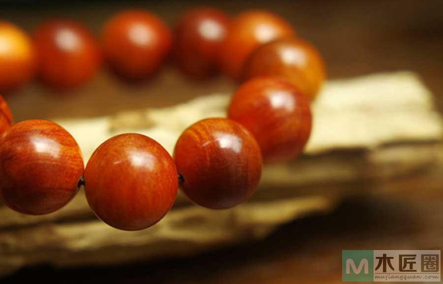 血龙木手串用的究竟是什么木头？如何鉴别血龙木真假？
