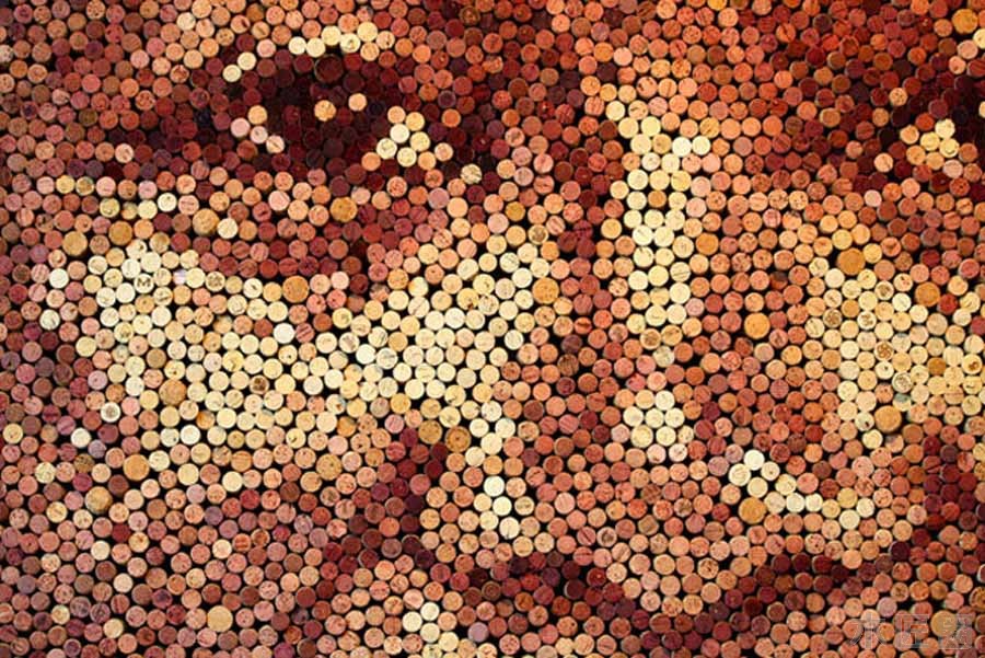 木工爱好者涨知识：用红酒瓶木塞子拼贴的瓶塞肖像