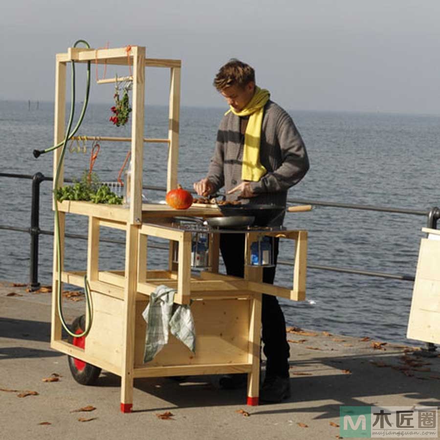 奥地利家具设计师，制作吃货神器移动烹饪车