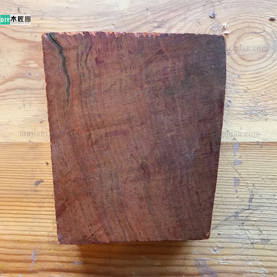 木工爱好达人，分享木质插花瓶的做法图解方法