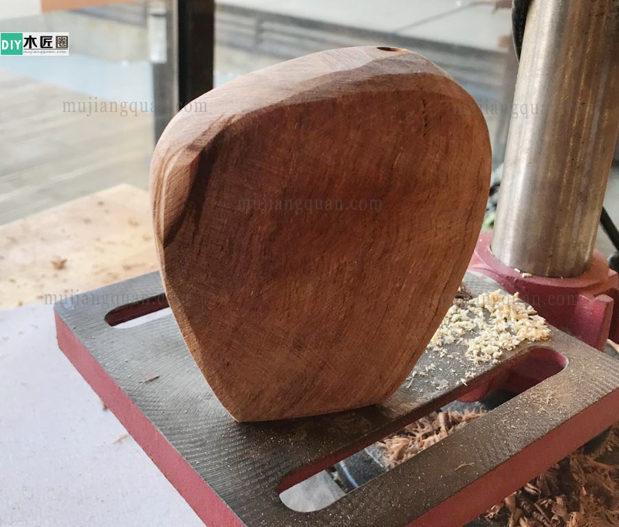 木工爱好达人，分享木质插花瓶的做法图解方法