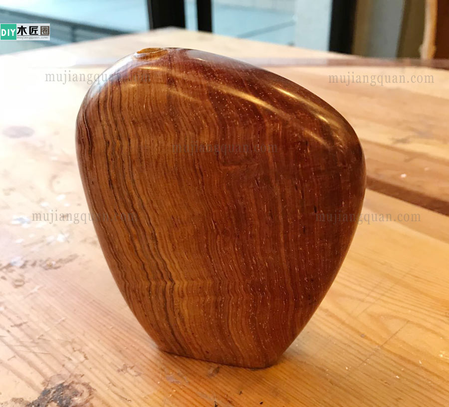 木工爱好达人，分享木质插花瓶的做法图解方法