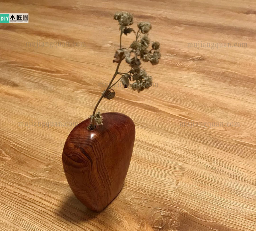木工爱好达人，分享木质插花瓶的做法图解方法
