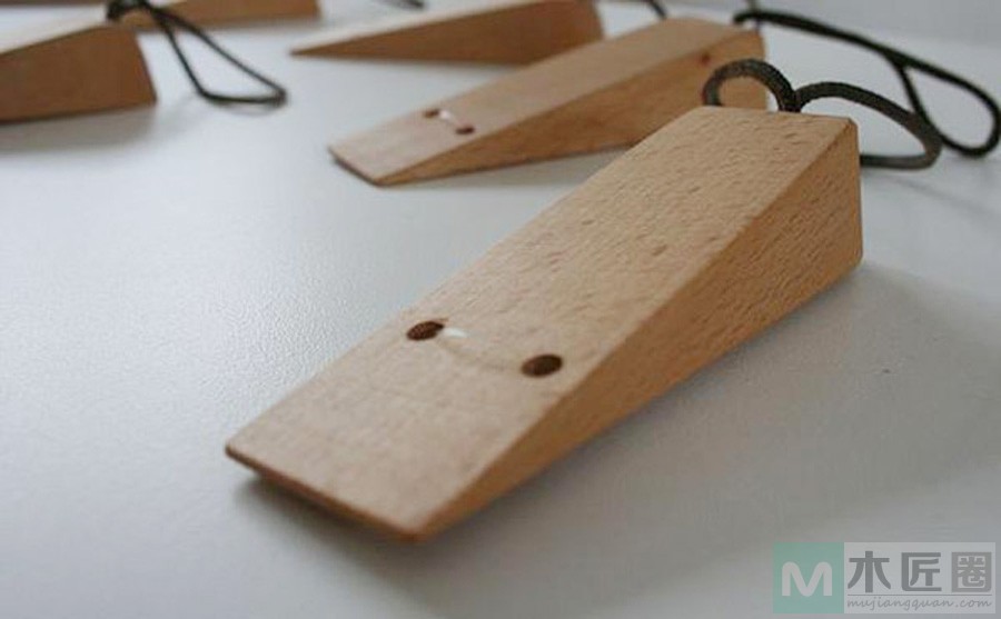中国古代家具制作结构上，木楔子是家具完美工艺