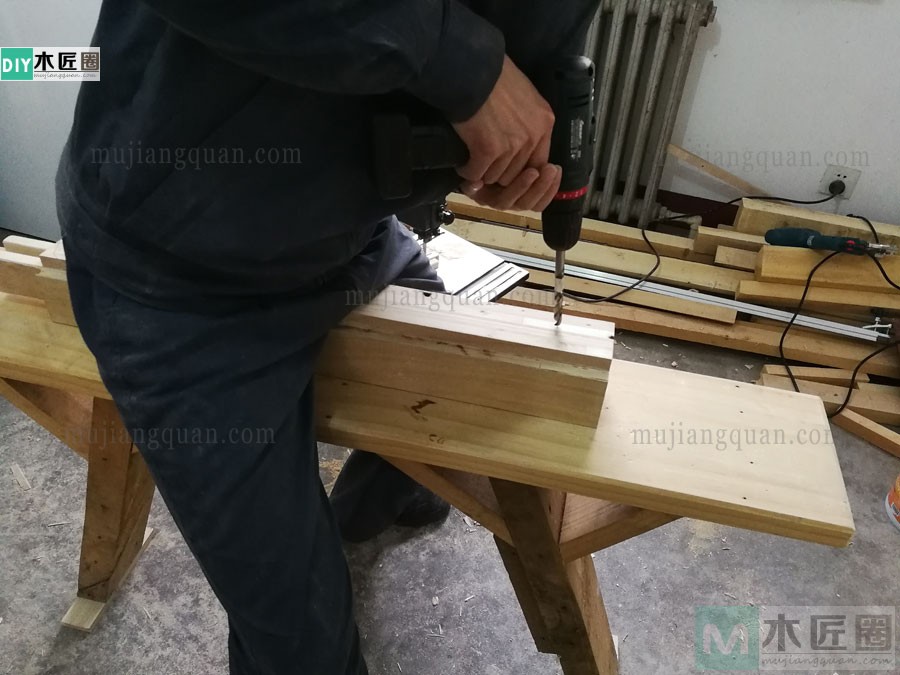木工爱好者分享木工桌的做法教程，亮点是桌子用料（2-1）