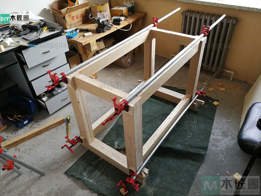 木工爱好者分享木工桌的做法教程，亮点是桌子用料（2-1）