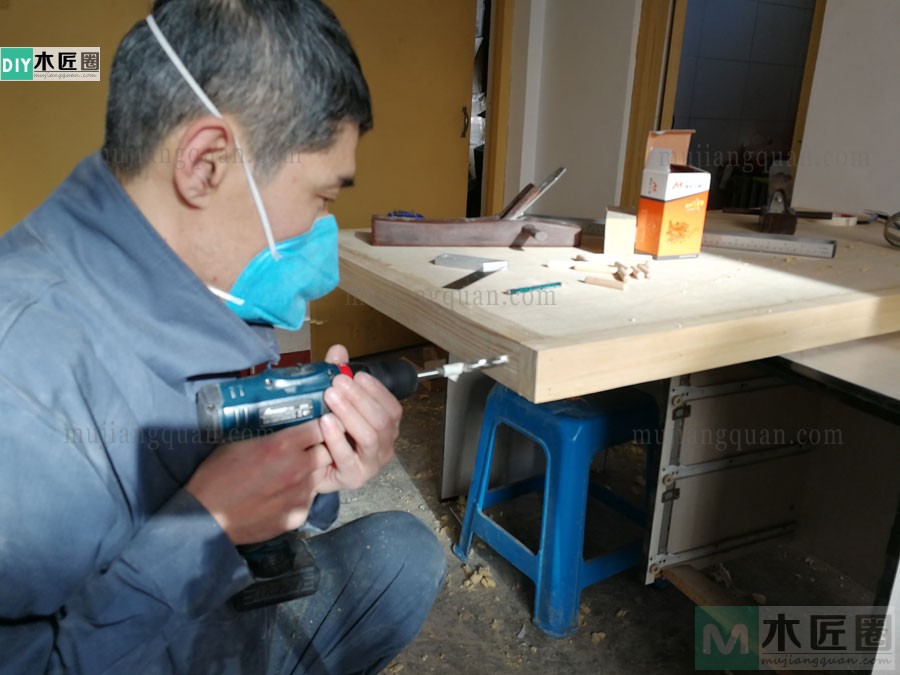 木工爱好者分享木工桌的做法教程，亮点是桌子用料（2-1）