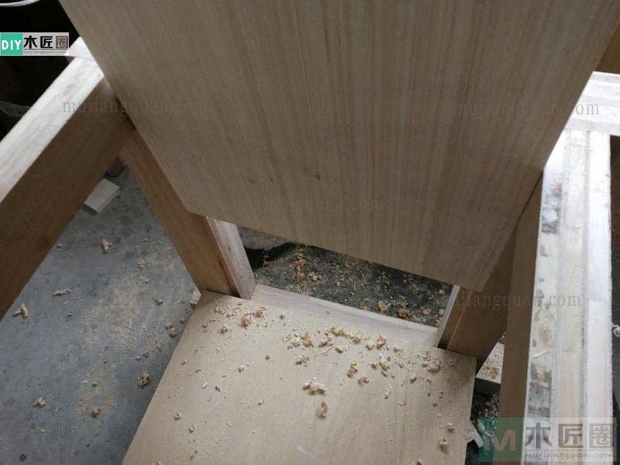 木工爱好者分享木工桌的做法教程，亮点是桌子用料（2-1）