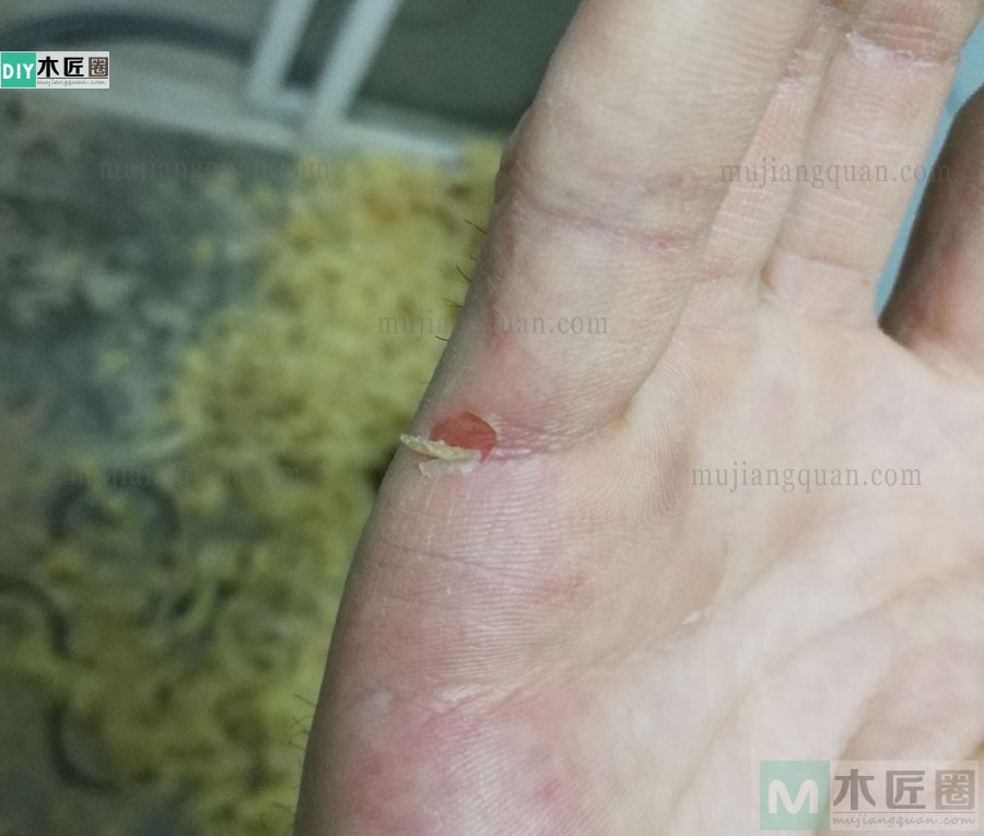 木工爱好者分享木工桌的做法教程，亮点是桌子用料（2-1）