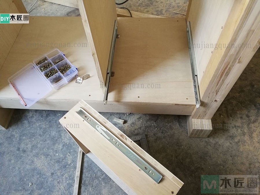 木工爱好者分享木工桌的做法教程，亮点是桌子用料（2-1）