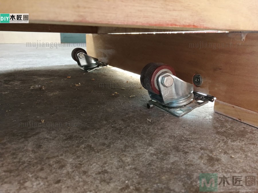 木工爱好者分享木工桌的做法教程，亮点是桌子用料（2-1）