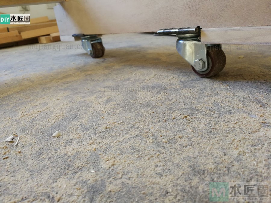 木工爱好者分享木工桌的做法教程，亮点是桌子用料（2-1）