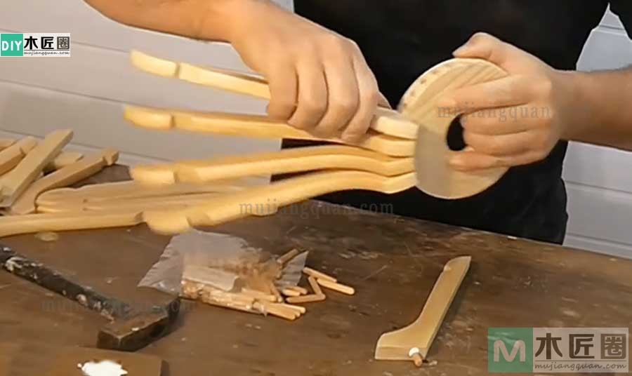 文艺感十足的木制吊灯，图解衣架吊灯的制作方法