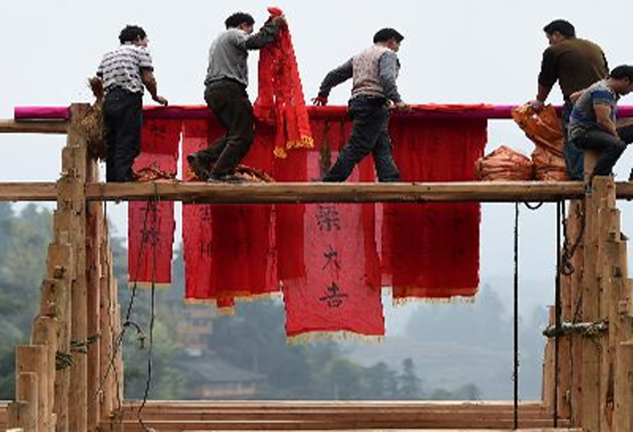 农村新房上梁有什么讲究，木匠师傅祭梁口诀有哪些？