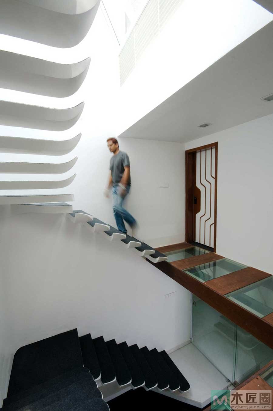 10款超赞无扶手楼梯，绝对经典装修！