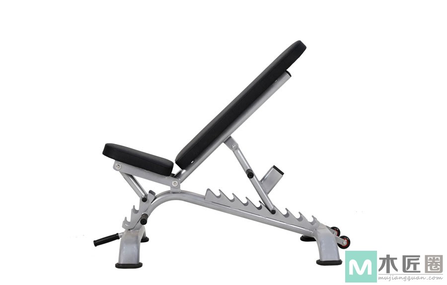 椅，始源于魏晋和隋朝，初名为胡床或马扎，宋叫做交椅