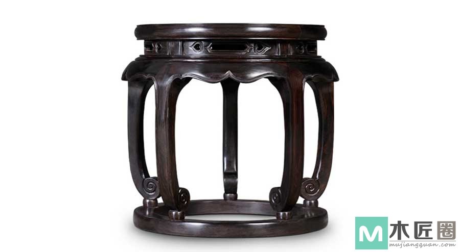 古典家具之圆凳，也叫圆杌，是一种杌和墩相结合的凳子