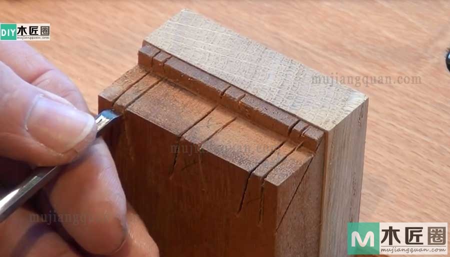 家具中的榫卯结构，老木匠如何手工制作隐形燕尾榫