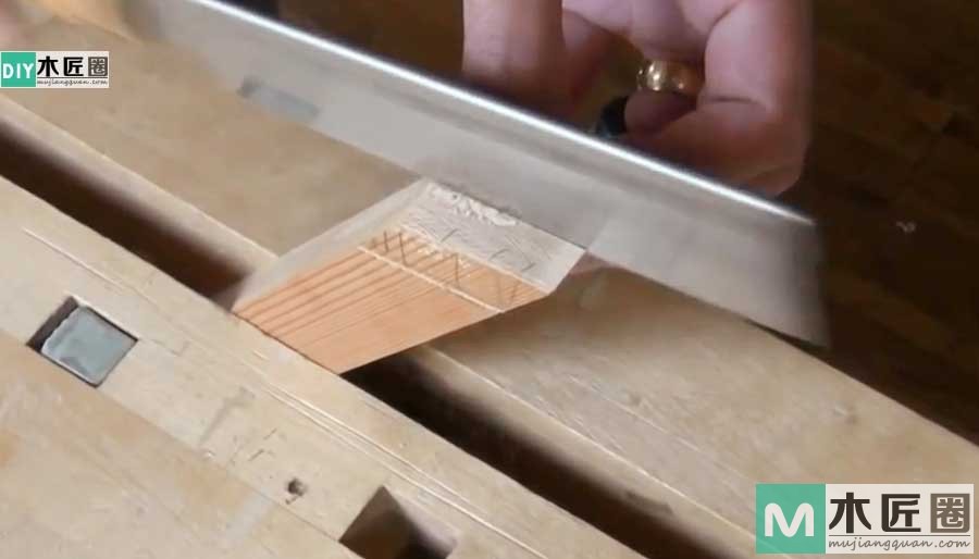 榫卯结构，是极为精巧的发明，图解斜肩榫结构的制作方法