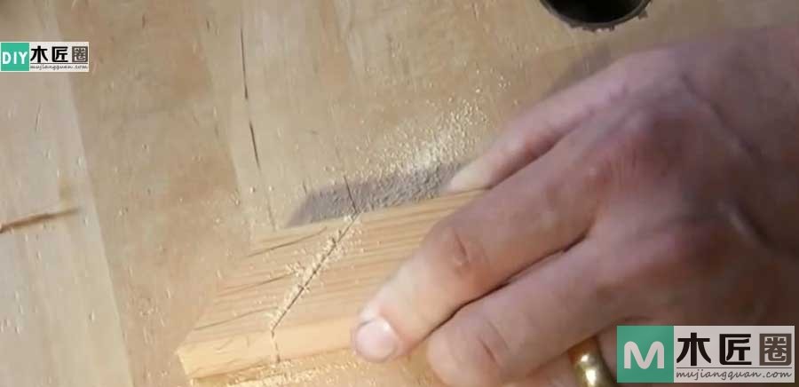 榫卯结构，是极为精巧的发明，图解斜肩榫结构的制作方法