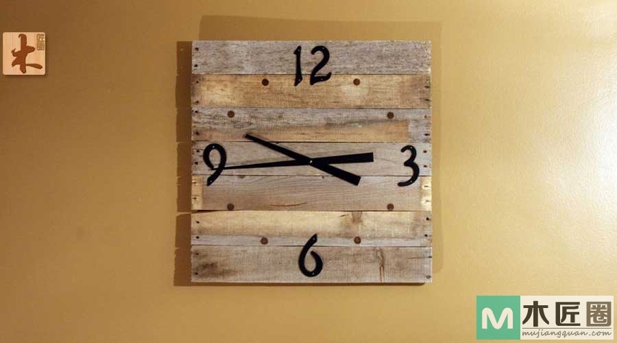木工爱好者的废物利用，用旧木板diy自制客厅挂钟
